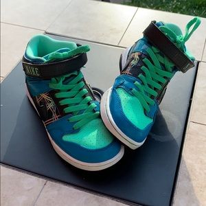 NIKE hightop sneaker